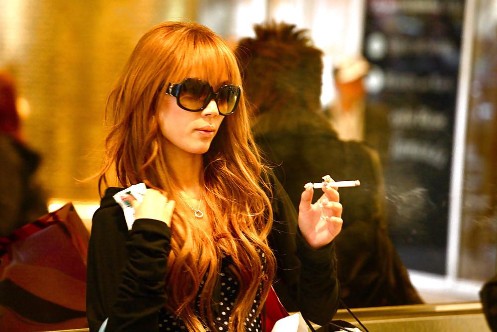 25P Rauchende asiatische schoenheiten - smoking fetish asian 2