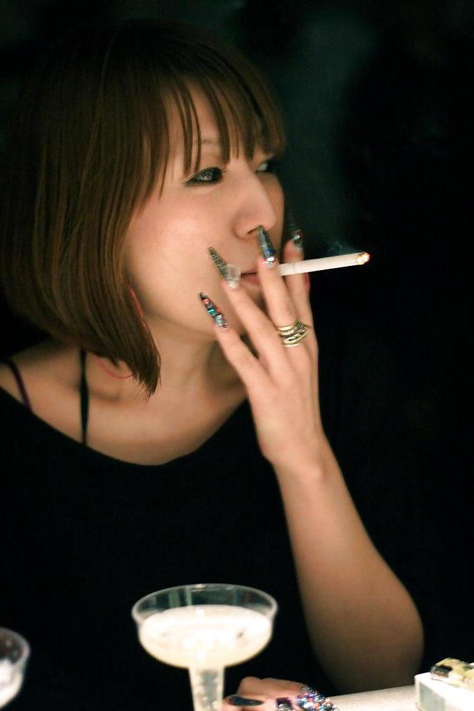 25P Rauchende asiatische schoenheiten - smoking fetish asian 2