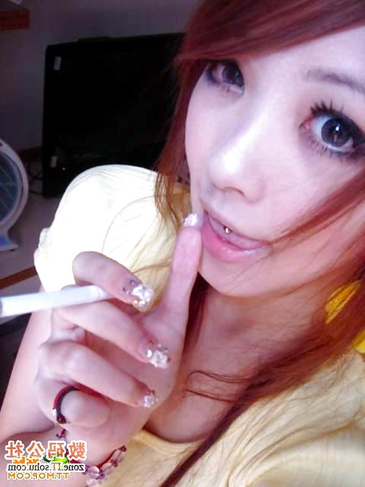 25P Rauchende asiatische schoenheiten - smoking fetish asian 2