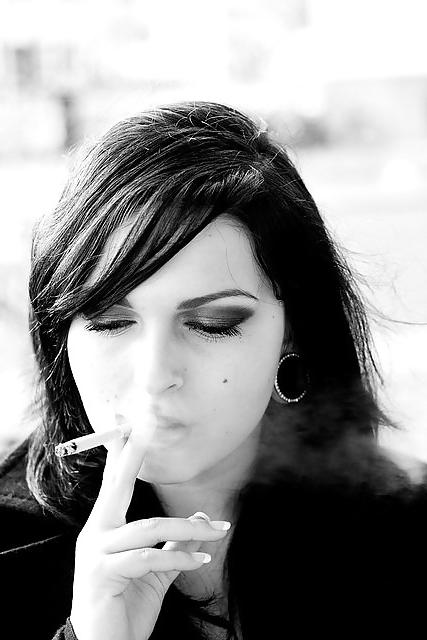 25P Rauchende asiatische schoenheiten - smoking fetish asian 2