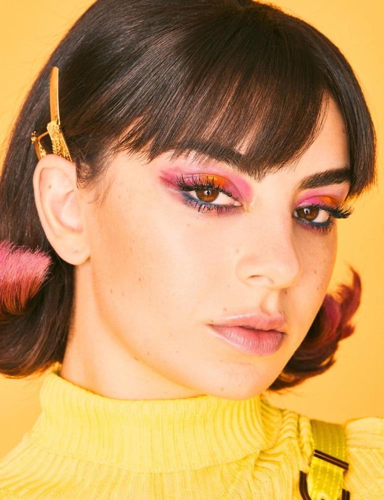 25P Makeup fetish 65