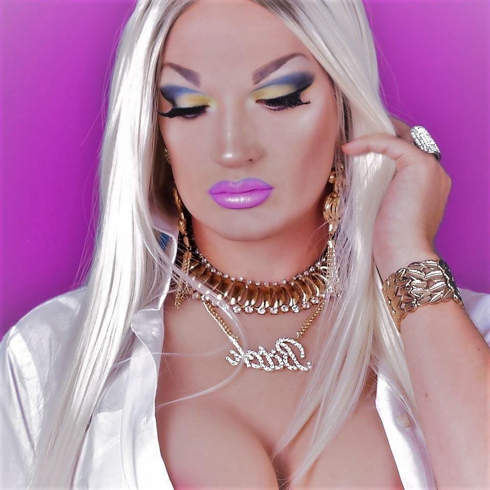 25P Makeup fetish 65