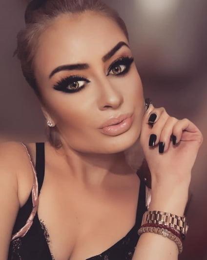 25P Makeup fetish 65