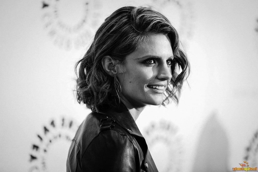 25P Stana Katic 13
