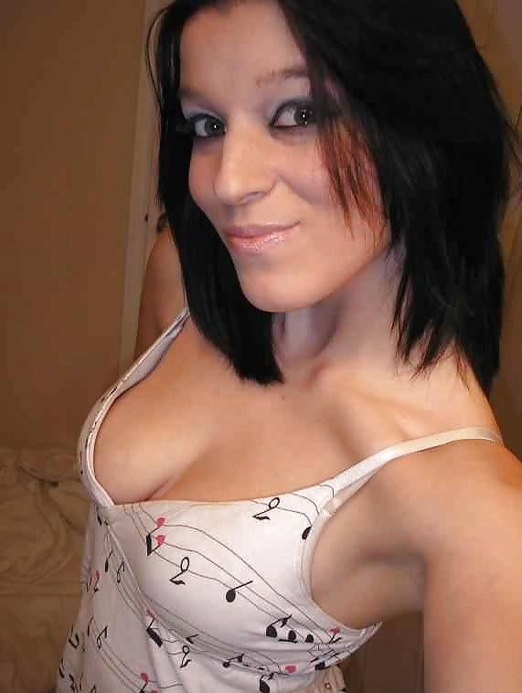 23P Nice Cleavage