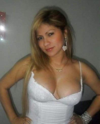 23P Nice Cleavage