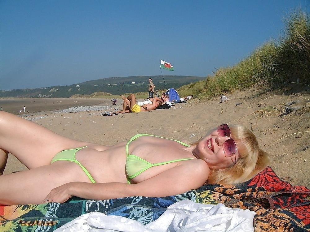 22P Sexy mature lady