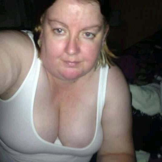 25P Granny Cleavage 21