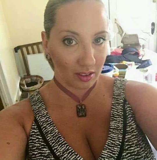 25P Granny Cleavage 21