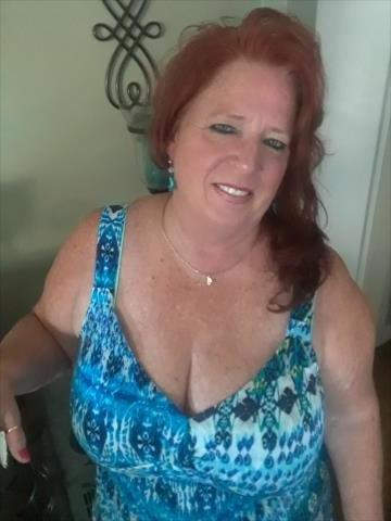 25P Granny Cleavage 21