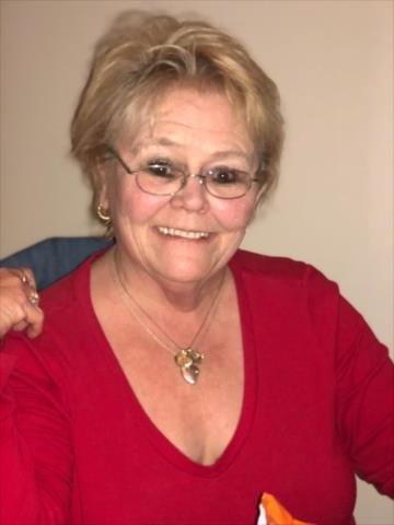 25P Granny Cleavage 21