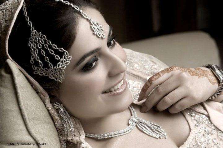7P Desi Indian Paki Cleavage Part 9