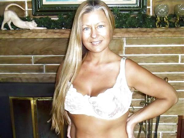 25P Blonde Hair BigBoob Wife