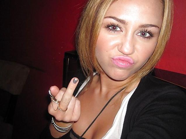 5P Give miley cyrus a facial 2