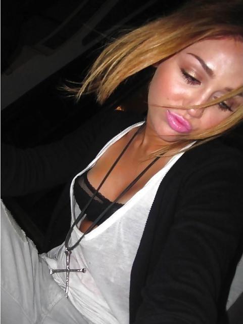 5P Give miley cyrus a facial 2