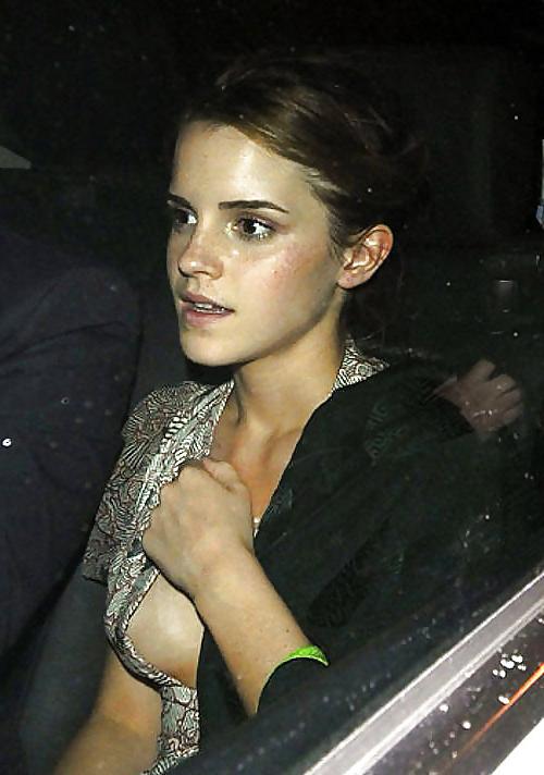 25P Beautiful Celebs Nipple Slip by TROC