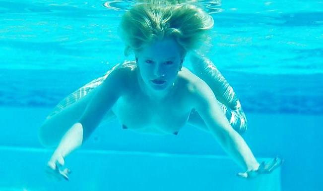 25P Underwater fun