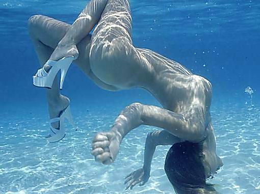 25P Underwater fun