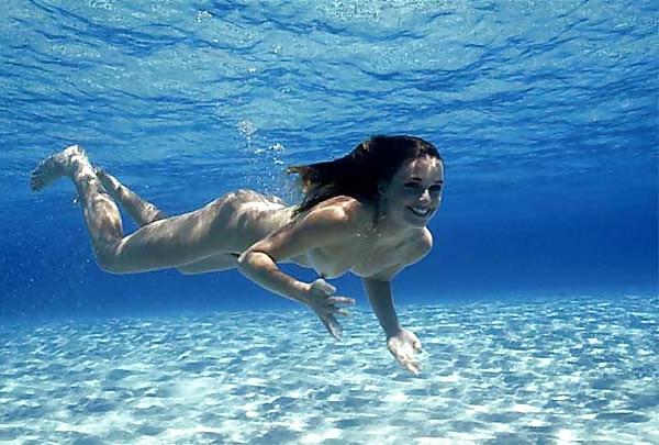 25P Underwater fun