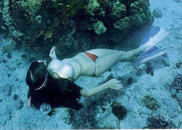 25P Underwater fun