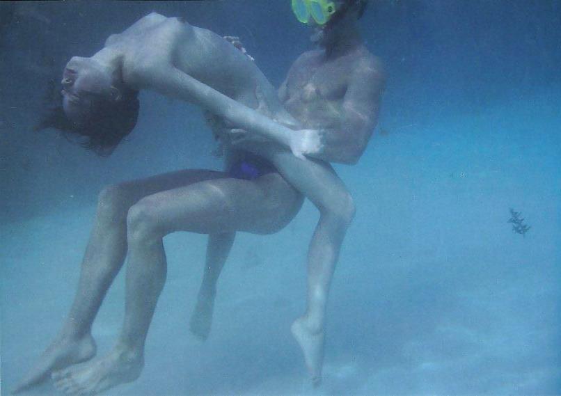 25P Underwater fun