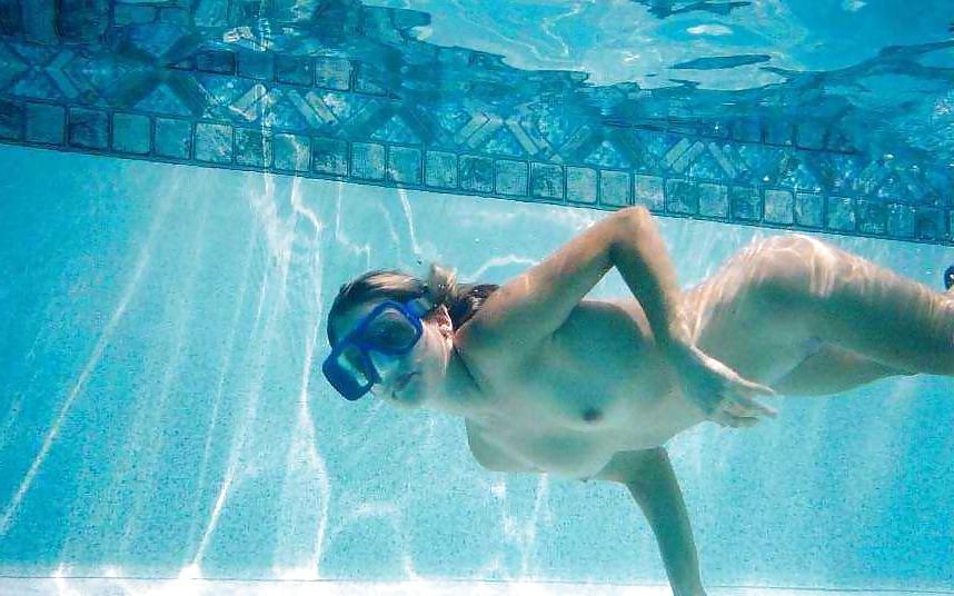 25P Underwater fun