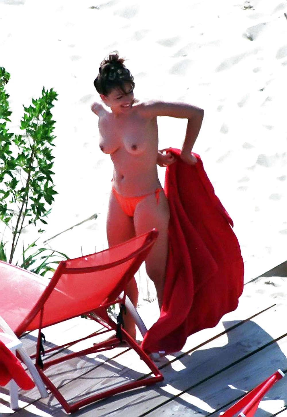 13P Elizabeth hurley nude post by tintop