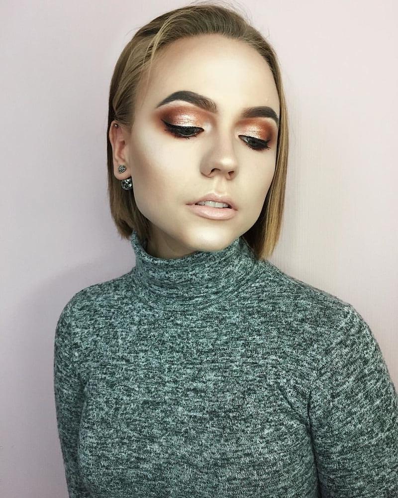 25P Makeup fetish 65