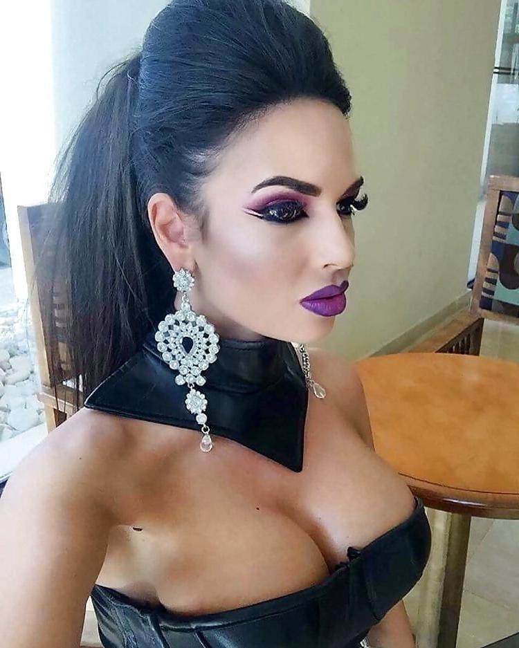 25P Makeup fetish 65