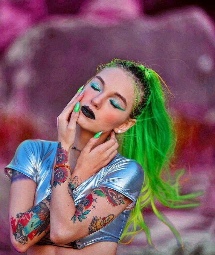 25P Makeup fetish 65