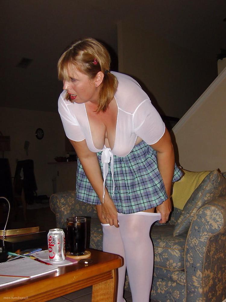 25P Deep Cleavage 03