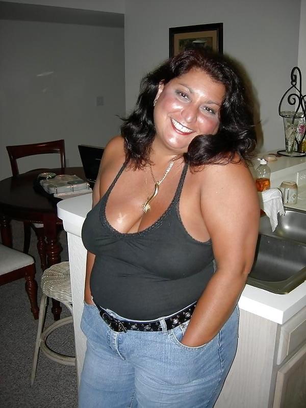 25P Deep Cleavage 03