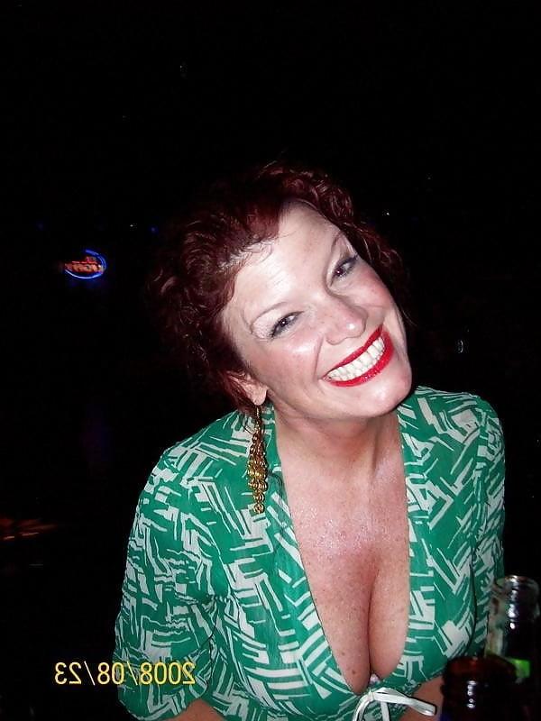 25P Deep Cleavage 03