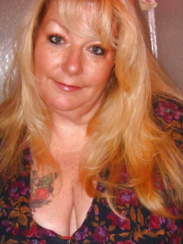 25P Deep Cleavage 03
