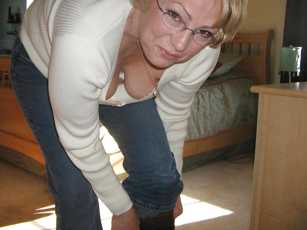25P Deep Cleavage 03