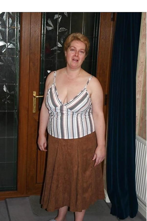 25P Deep Cleavage 04