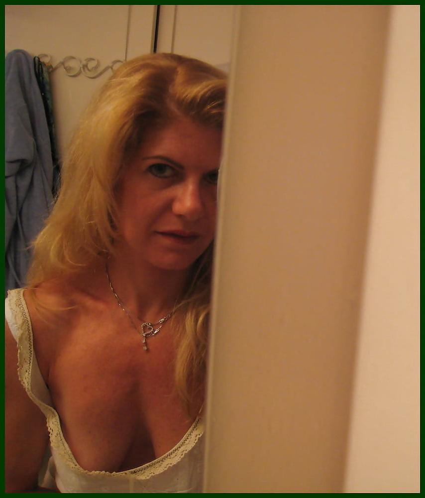 25P Deep Cleavage 04