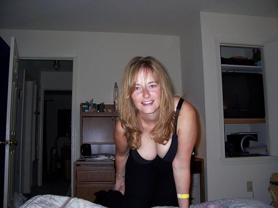 25P Deep Cleavage 02