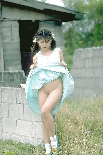 21P Asian girl Aiko exposing her naked body