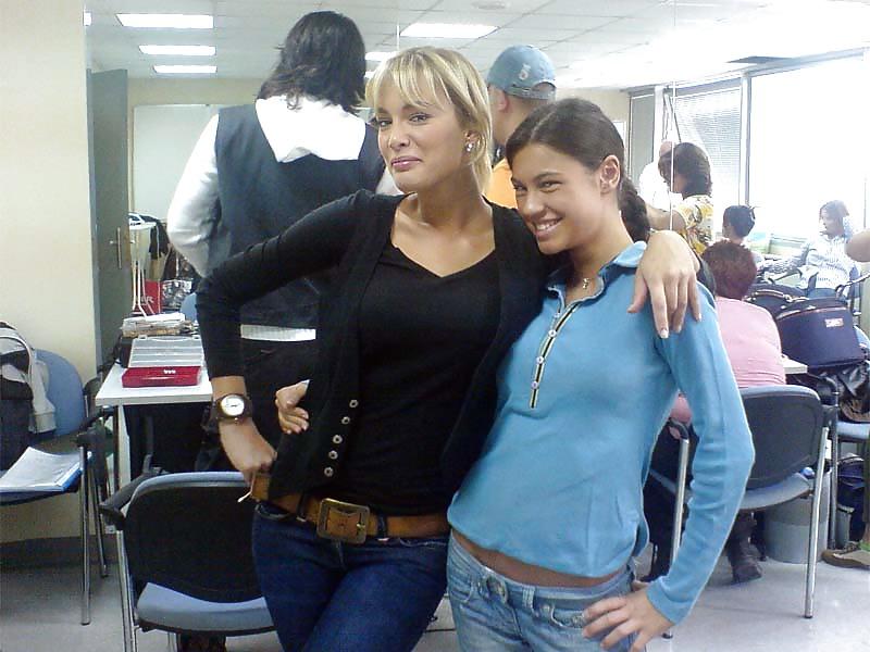 15P Gamze Ozcelik Sexy Turkish Celeb