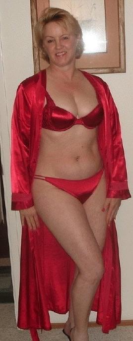 25P matures in red lingerie 2