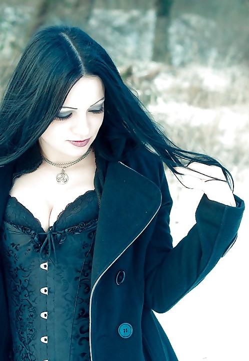 25P Gothic and Alt Girls