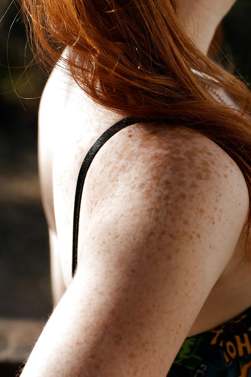 21P Classy Redhead Models