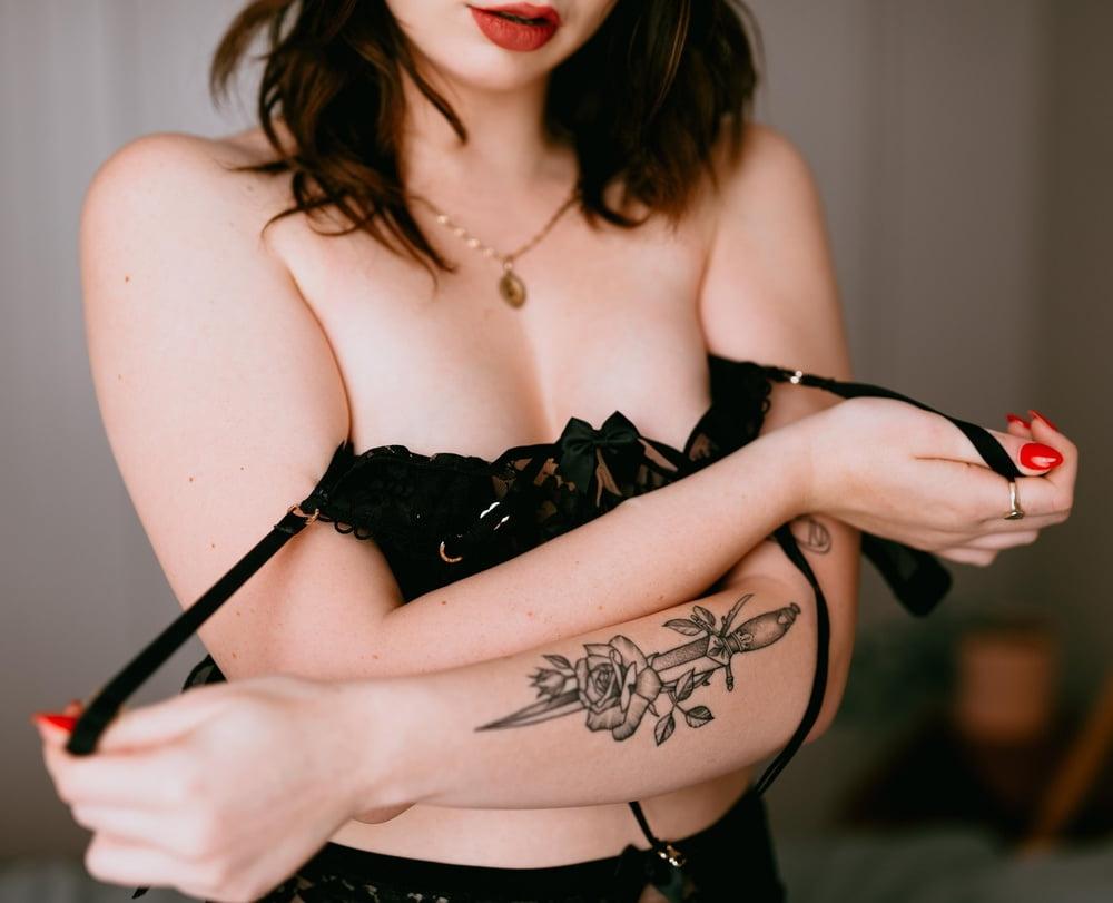 25P Gorgeous Crimson's Perky Nipples