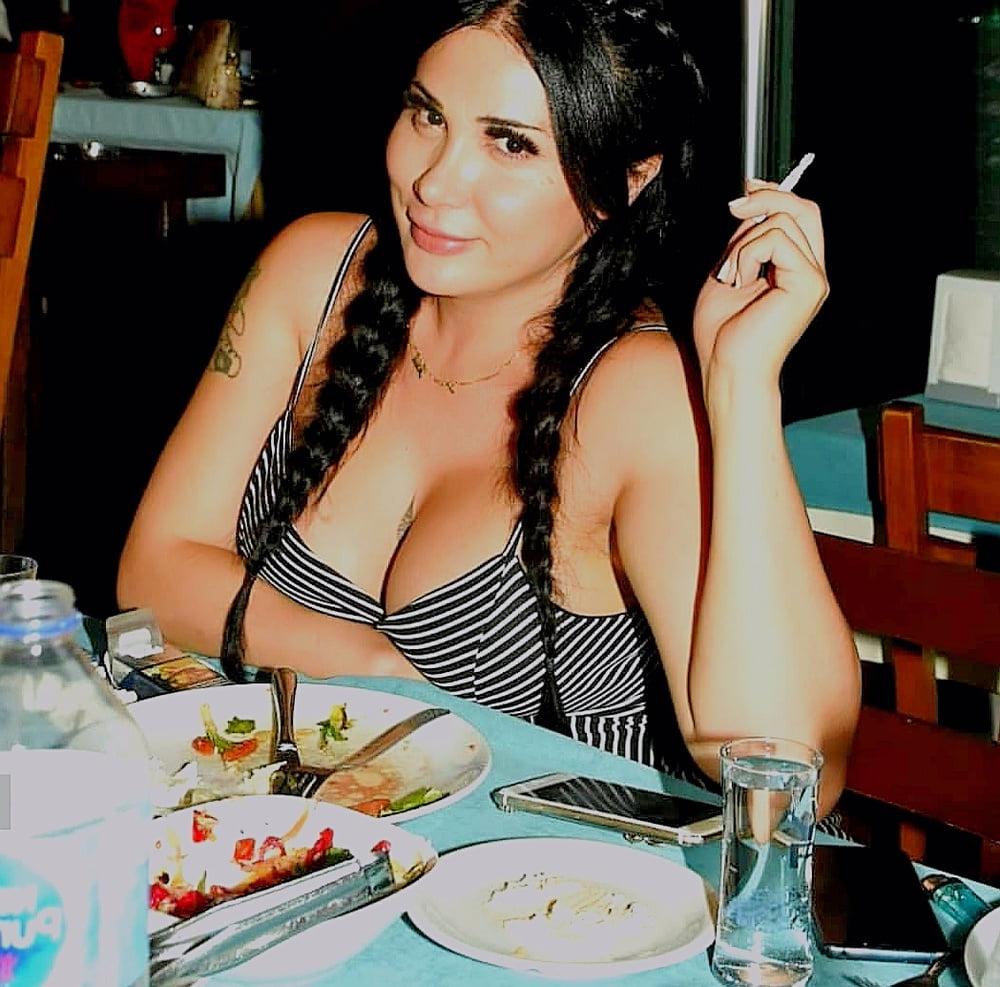 19P Turkish slut Hatun from Izmir 28 yrs.