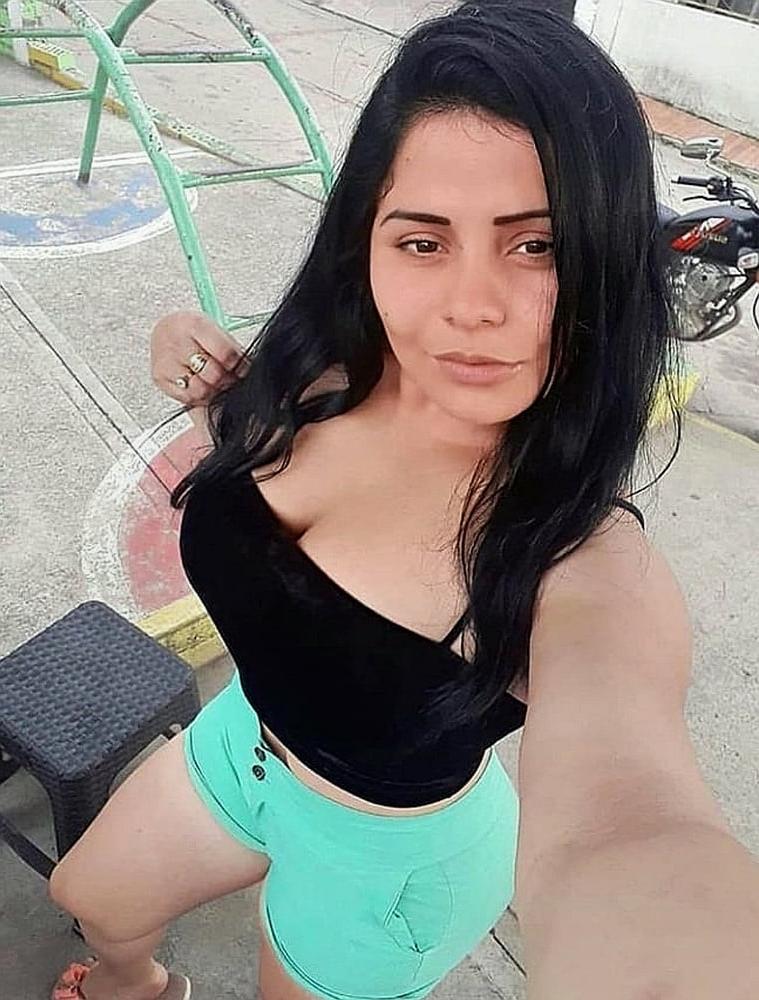 19P Turkish slut Hatun from Izmir 28 yrs.
