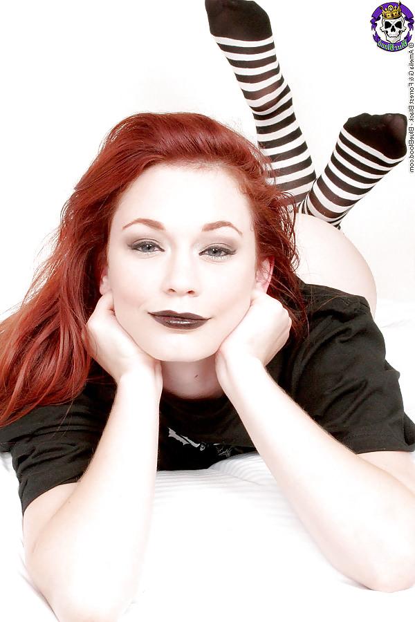 15P Gothic Justine Joli