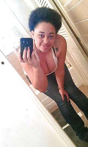 25P A Few Sexy Black Babes From SmutDates