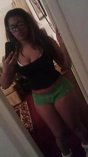 25P A Few Sexy Black Babes From SmutDates