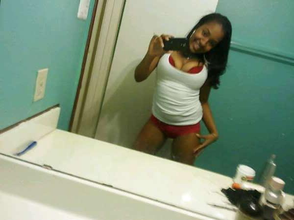 25P A Few Sexy Black Babes From SmutDates